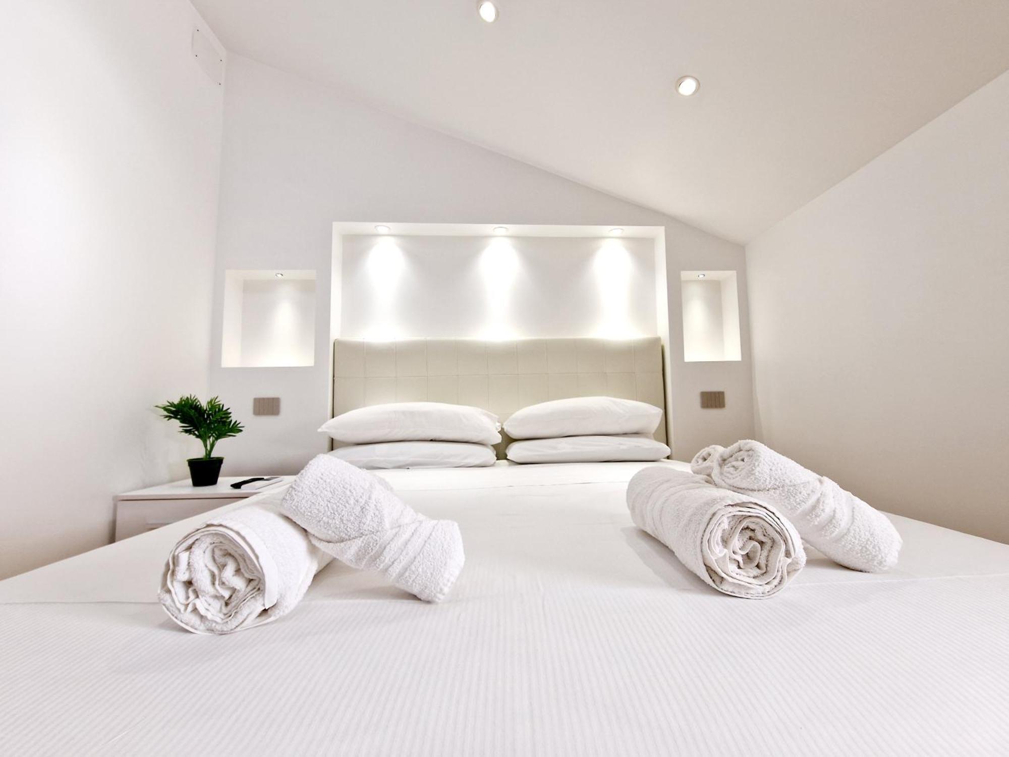 Apartment Homeholidaysanremo - Luxe & Glamour *
