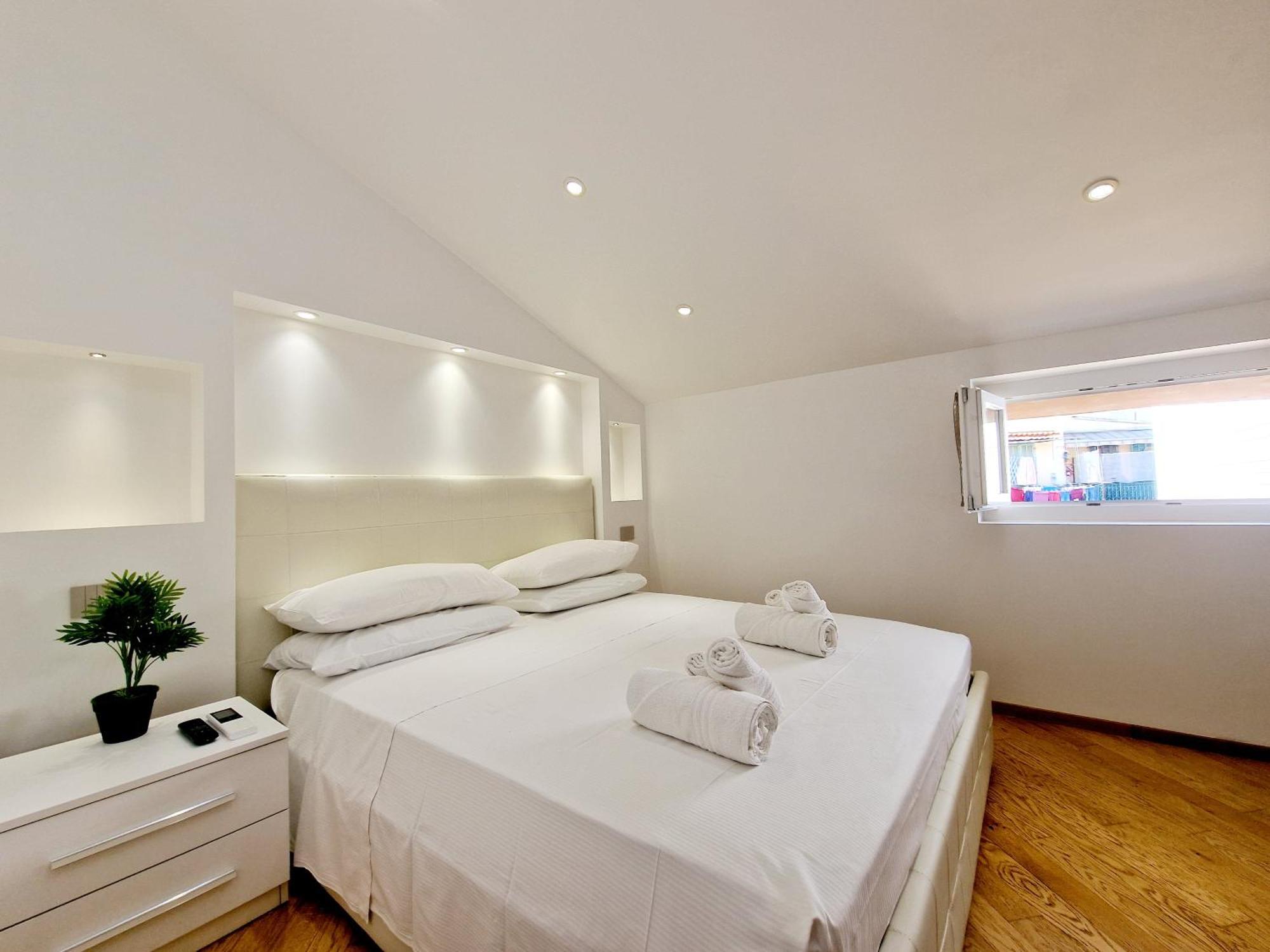 Apartment Homeholidaysanremo - Luxe & Glamour
