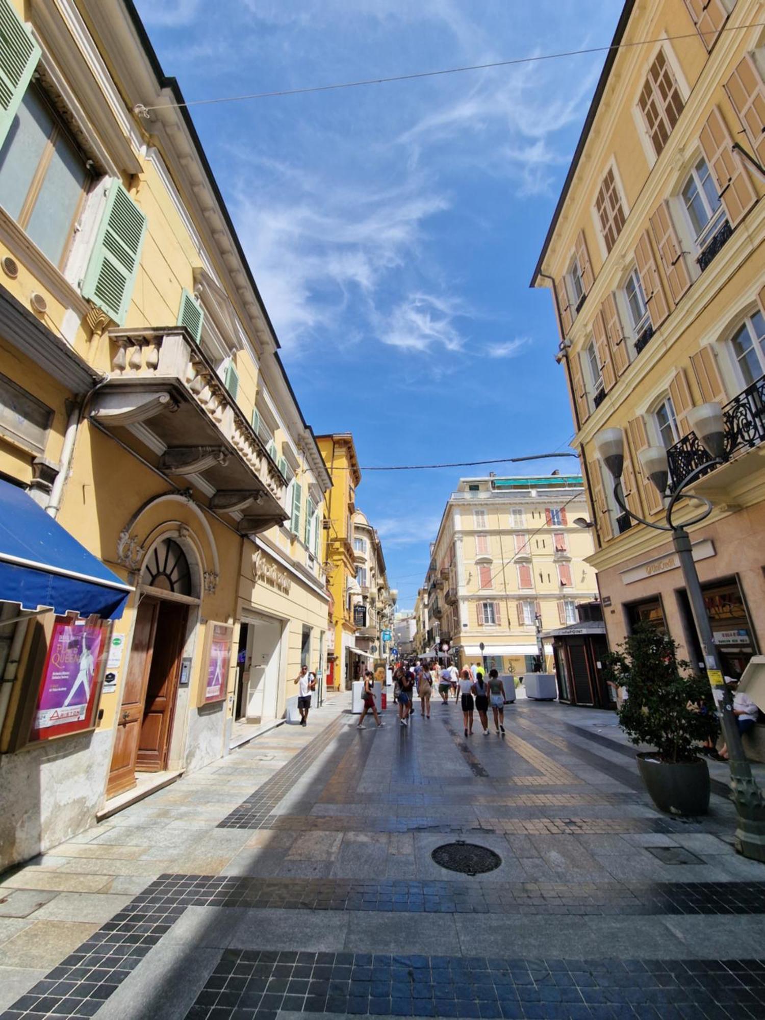 Apartment Homeholidaysanremo - Luxe & Glamour *